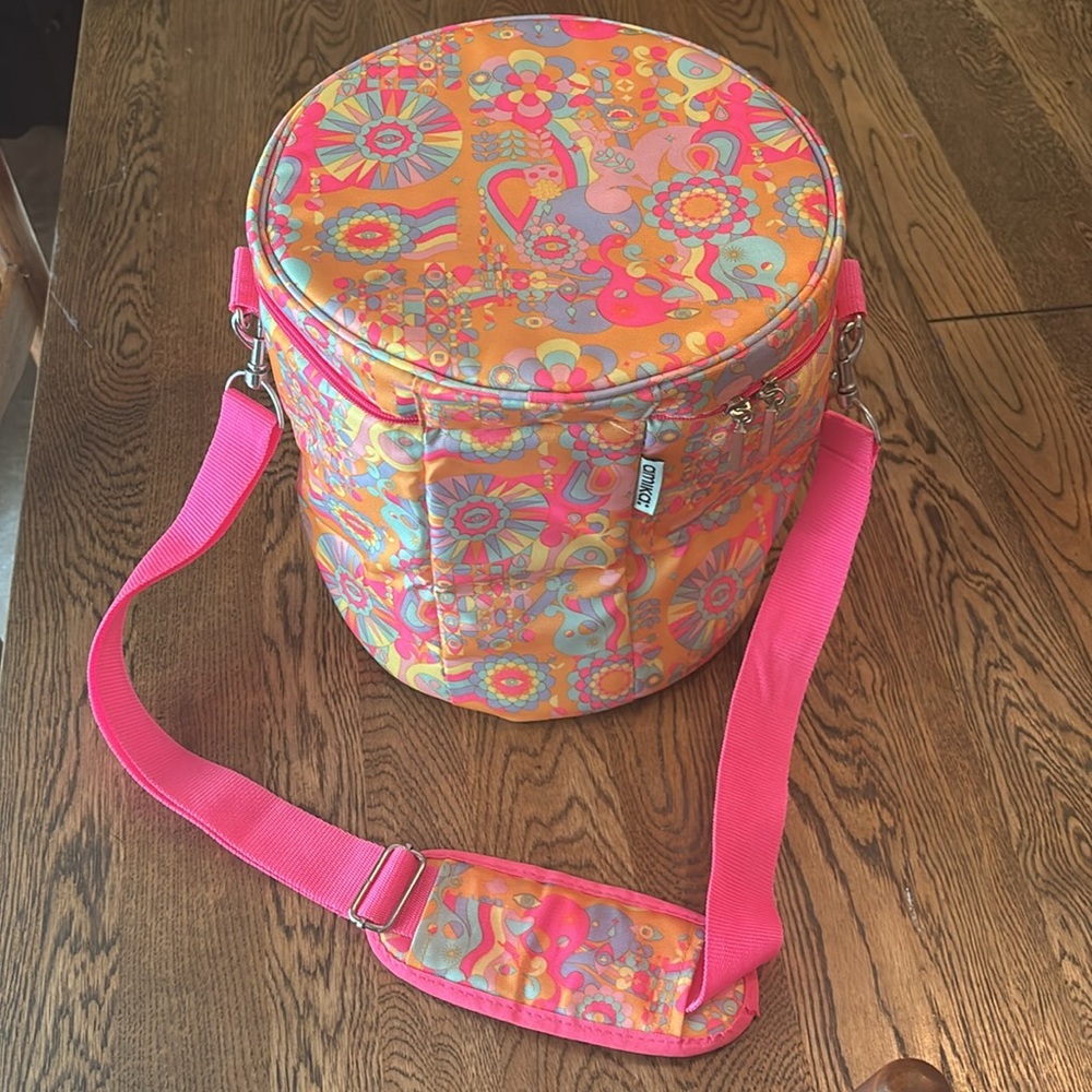 Amika Signature Print Portable Cooler Bag: Insulated Soft Collapsible